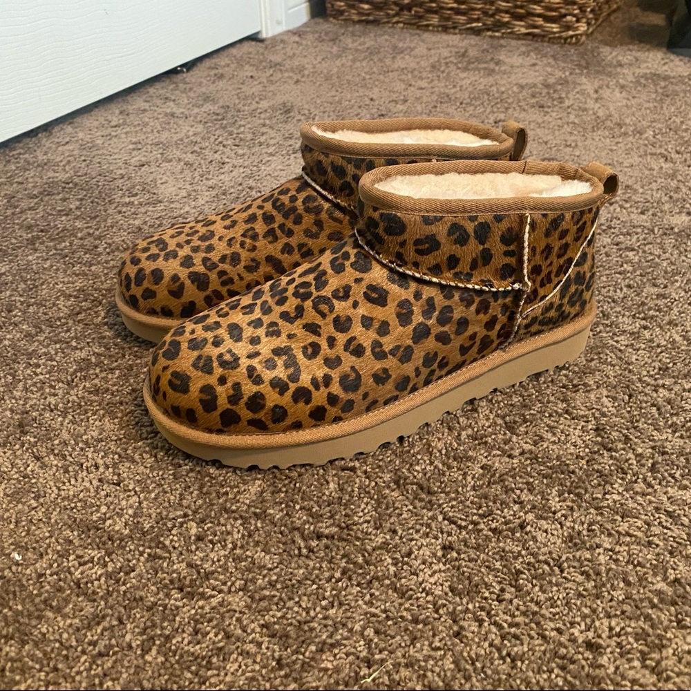 UGG classic ultra mini leopard *NEW*